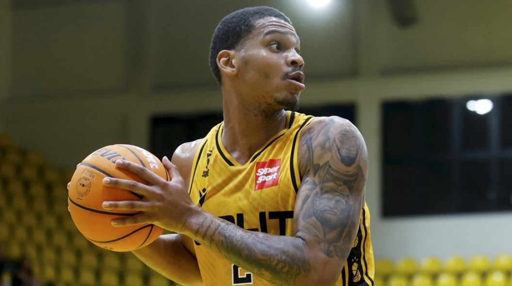 Užas u Hrvatskoj – Amerikanac zakucao, koš pao na njega VIDEO