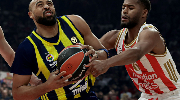 Zvezda se  vratila i vodi!