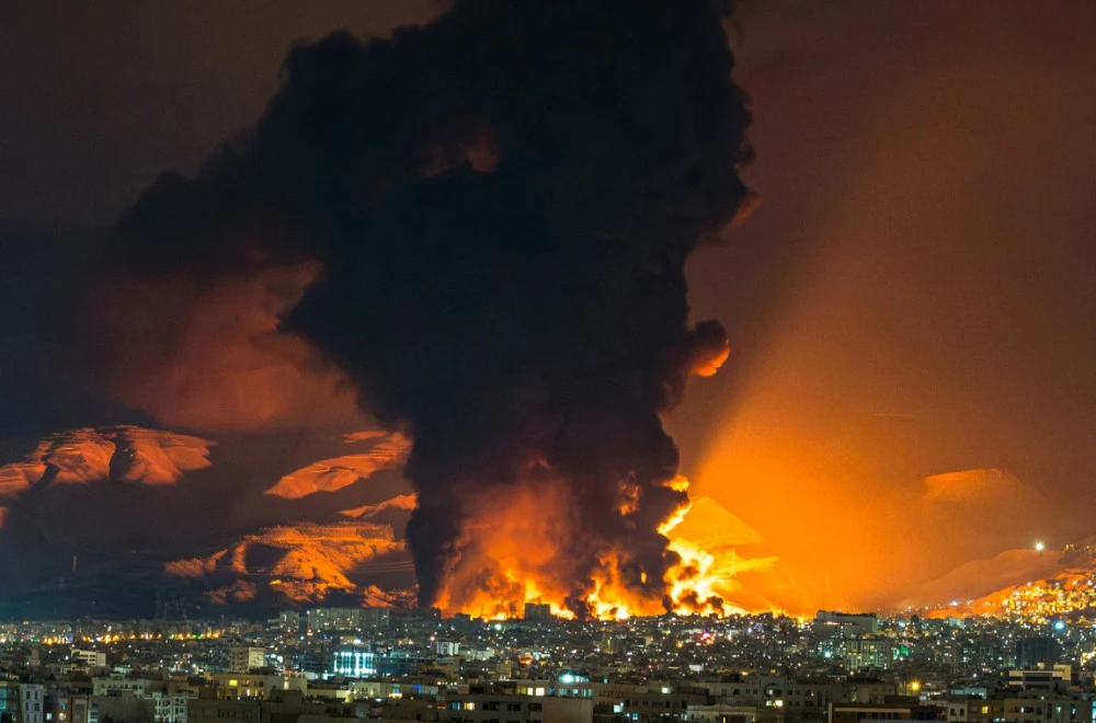 Amerika pokrenula novi talas napada; Eksplozije u više iranskih gradova; Tramp: "Ovo je odmazda!" FOTO/VIDEO
