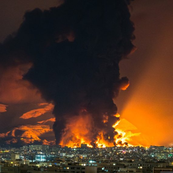 Amerika pokrenula novi talas napada; Eksplozije u više iranskih gradova; Tramp: "Ovo je odmazda!" FOTO/VIDEO