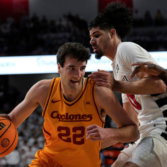 Momčilović dao osam trojki u najluđem meču NCAA ove sezone VIDEO