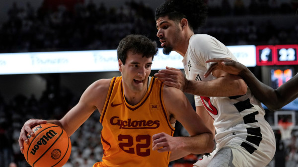 Momčilović dao osam trojki u najluđem meču NCAA ove sezone VIDEO