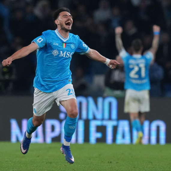 Preokret Napolija na "Maradoni"