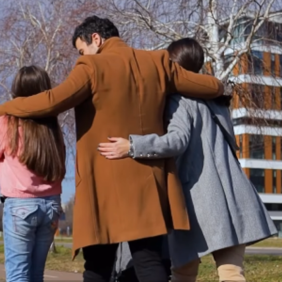 Vučić: "Svi od nas traže da izaberemo stranu. Ja sam svoju stranu odavno odabrao – Srbiju" VIDEO