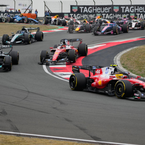 "Ludnica" u Kini – Ferari se ne predaje