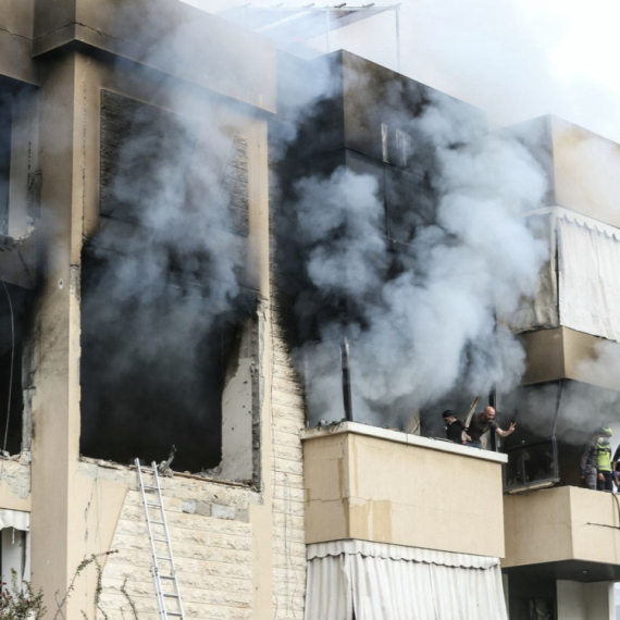 Eksplozije širom Irana; Poleteli američki bombarderi; Britanija šalje hiljade dronova presretača? FOTO/VIDEO