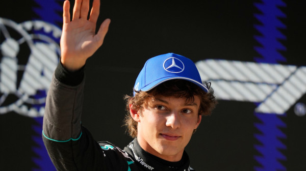 Antoneli u suzama – tinejdžer pobedio u Kini FOTO