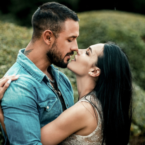 Ljudi rođeni u ova četiri meseca mešaju strast i pravu ljubav: Zato uvek pate