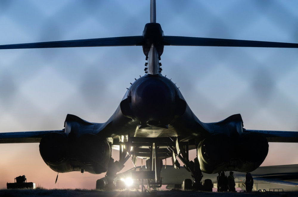 Tramp objavio hitnu vest; "Poslali smo avione sa najsmrtonosnijim oružjem na svetu"