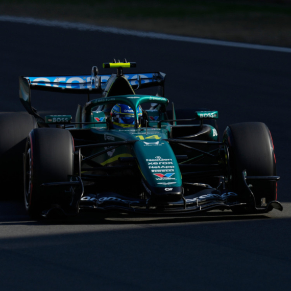 Košmar u F1 – Peres obilazi Alonsa, a on mu maše: "Svetsko prvenstvo baterija" VIDEO