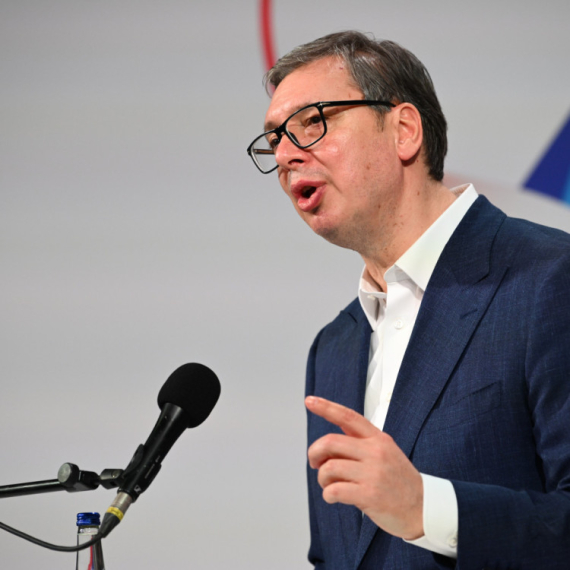 Vrlo važan sastanak: Vučić sa Azvirtom potpisuje ugovor za "Smajli"