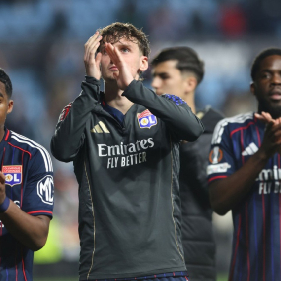 Lion ne može da pobedi ni sa igračem manje