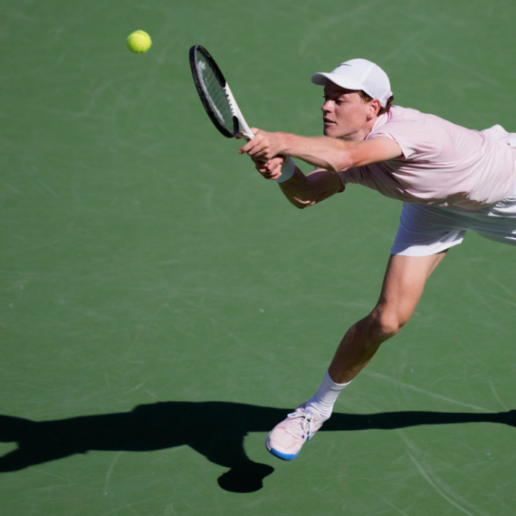 Medvedev se opet raspao – Siner osvojio Indijan Vels!