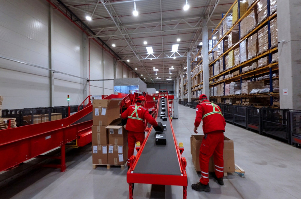 Transfera nastavlja e-commerce revoluciju: Puštena u rad nova mašina za sortiranje pošiljaka