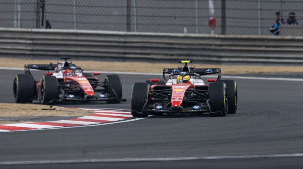 Hamilton: "Lekler me poljubio"; Šarl: "Uživao sam"; Ferari poručuje: "Izgledalo je glupo"