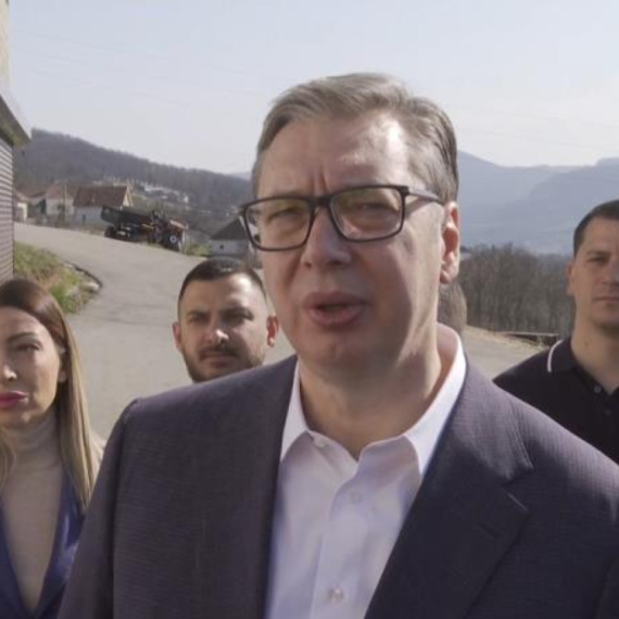 Vučić u Sevojnu –  obilazi domaćinstvo porodice Raković