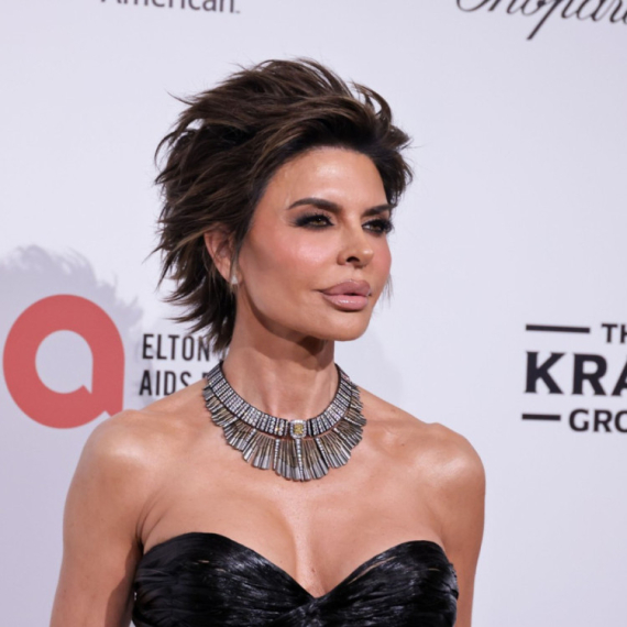 Rijaliti zvezda šokirala: Pojavila se u haljini napravljenoj od pet kilograma ljudske kose FOTO