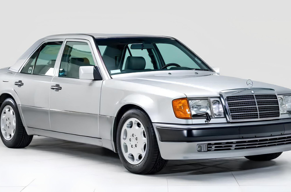 Mercedes star više od 30 godina prodat za ogromnu sumu – razlog je poznati vlasnik FOTO