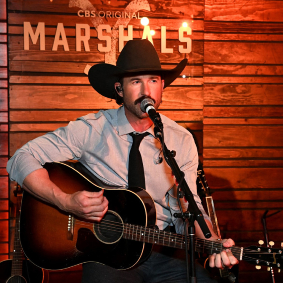 Skandal na koncertu, širi se snimak: "Krvarim li? Maknite njegovu debelu zadnjicu odavde" VIDEO