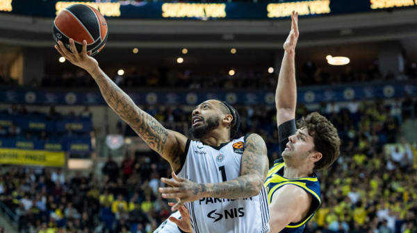 Karlik Džons motivisan: "Protiv Dubaija je lično, ne zaboravljam šta su nam dobacivali!"