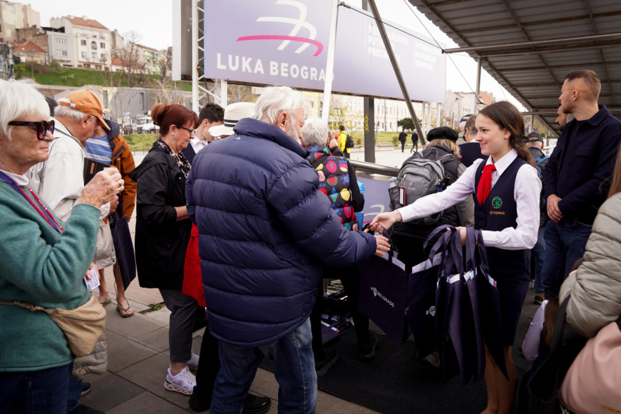 Otvorena nautička sezona u Beogradu: Uplovio prvi kruzer sa turistima iz Australije FOTO