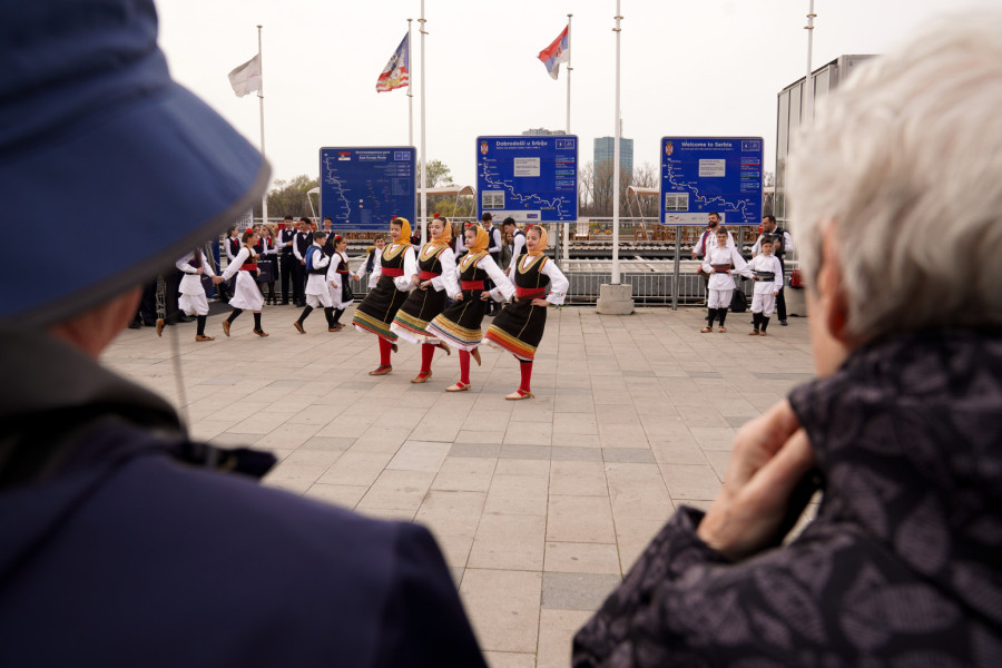 Otvorena nautička sezona u Beogradu: Uplovio prvi kruzer sa turistima iz Australije FOTO
