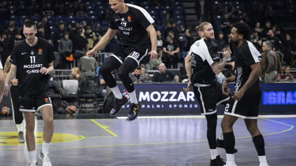 Partizan za prestiž, Dubai za plej-of
