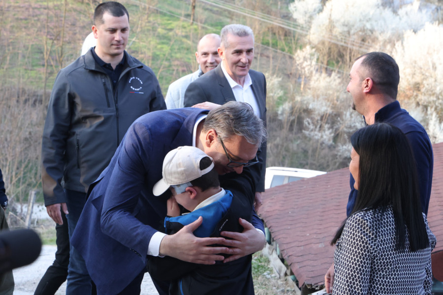 Mali Andrija Knežević za TV Prva o susretu sa Vučićem: Najsrećniji dan je bio, nisam mogao da verujem VIDEO