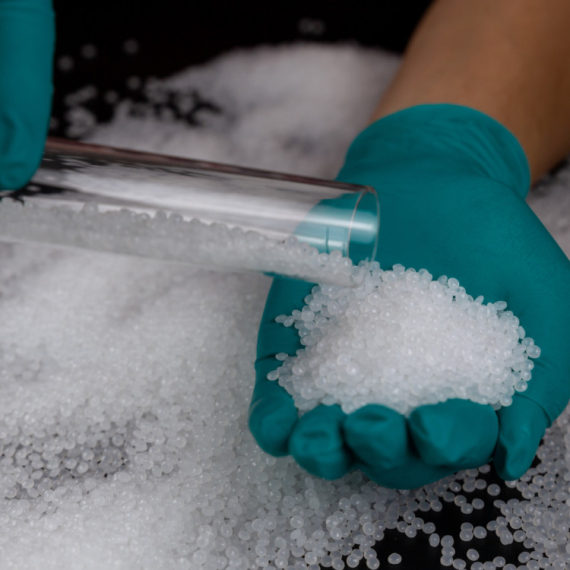 Rat je stvorio problem s naftom, ali to nije jedina cena koja se plaća