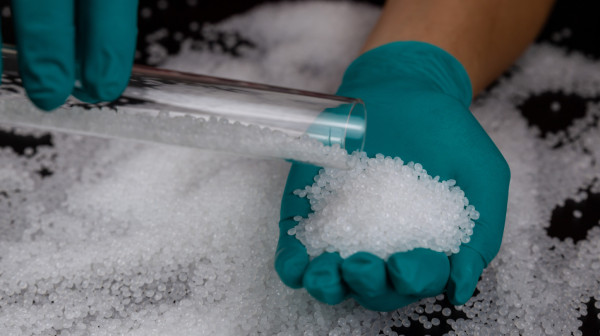 Rat je stvorio problem s naftom, ali to nije jedina cena koja se plaća