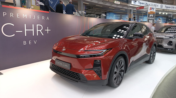 Toyota kritikovana zbog sporog razvoja EV, a rivali koji su požurili sada menjaju planove