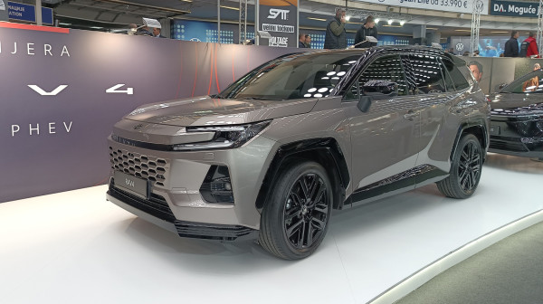 Još jedan zanimljiv debi: Na Sajmu izložena nova Toyota RAV4 FOTO