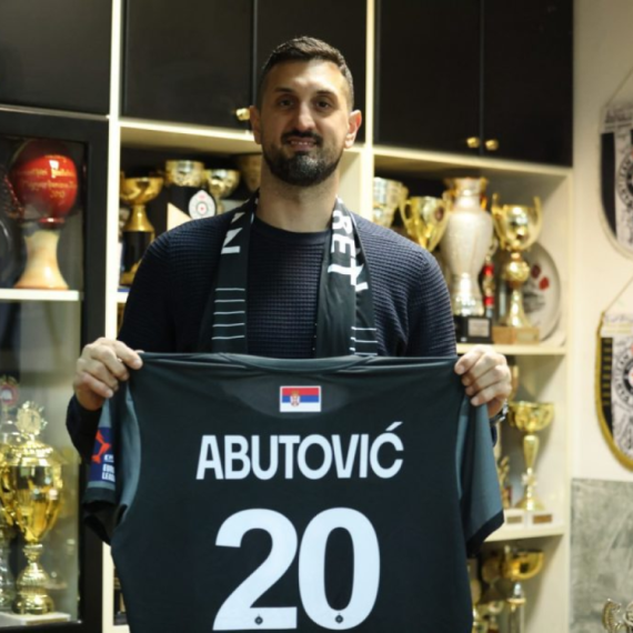 Ilija Abutović posle 16 godina u crno-belom dresu VIDEO