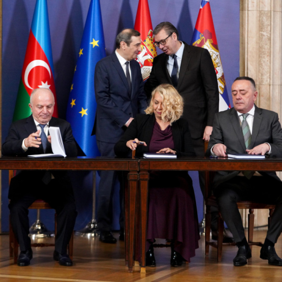 Potpisan istorijski ugovor za "Smajli"; Vučić: "Prva deonica gotova za dve godine"