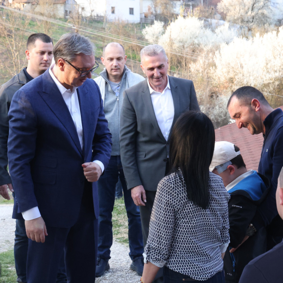 Mediji: Voditelji Nove S se sprdaju sa bolesnim detetom – gde će im duša?