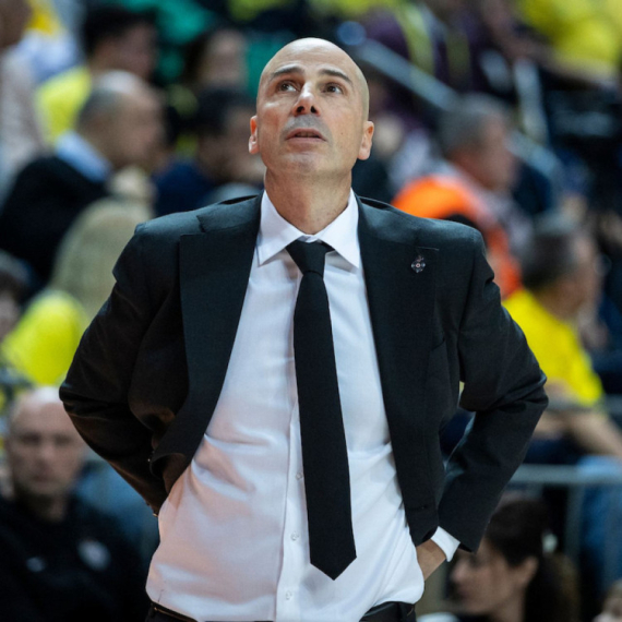 Penjaroja upozorava pred Pariz