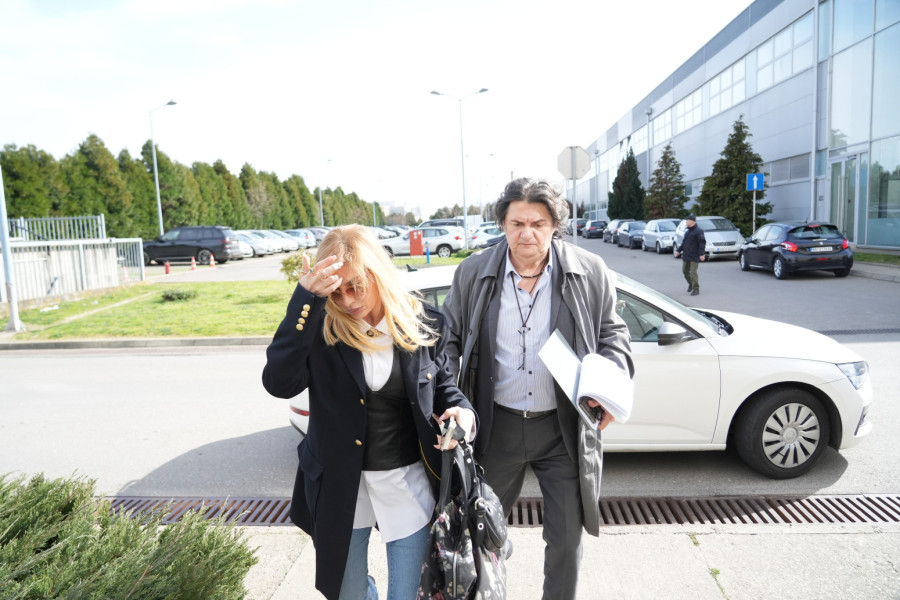 Kemiš vidno utučen, ćerka se ne odvaja od njega: Nije želeo da odgovara na pitanja o Zorici Brunclik FOTO