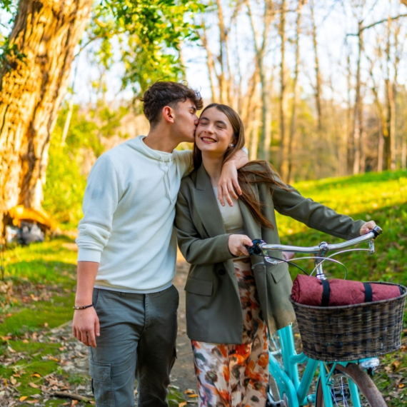 Pojavio se novi dejting trend koji menja svet: Svi pričaju o "teoriji marta" FOTO/VIDEO