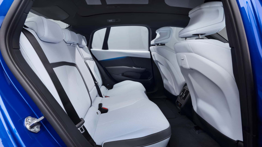 BMW i3 menja pravila igre: Legendarna Serija 3 ulazi u električnu eru FOTO