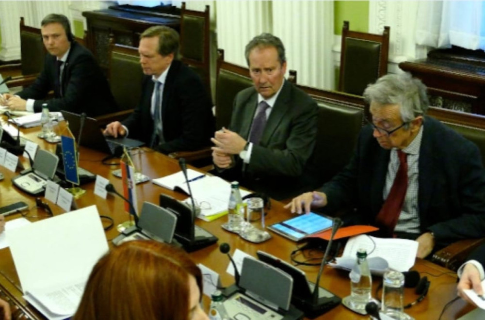 Opozicija se obrukala pred Venecijanskom komisijom; Priznali da je zvučni top izmišljen