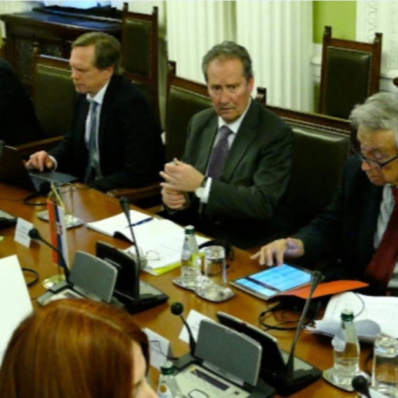 Opozicija se obrukala pred Venecijanskom komisijom; Priznali da je "zvučni top" izmišljen