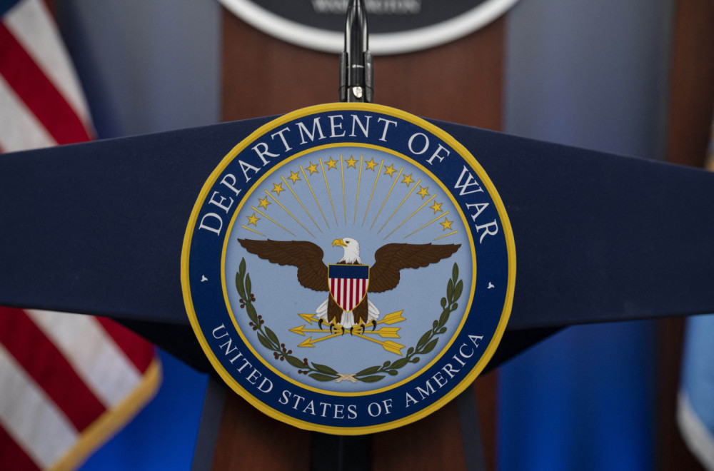 Tramp povukao radikalan potez: "Ministarstvo rata" uvodi zabranu za vodeći AI model