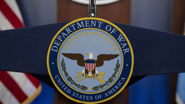 Tramp povukao radikalan potez: "Ministarstvo rata" uvodi zabranu za vodeći AI model