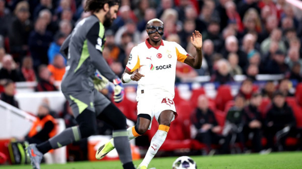 Noć strave Galate – Osimen polomio ruku VIDEO