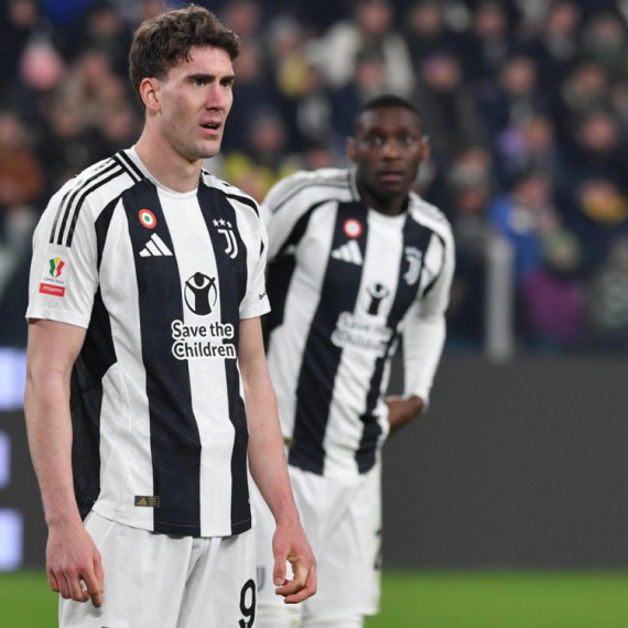 Duge lopte, presing i gol: Tandem Vlahović – Kolo Muani za povratak u vrh