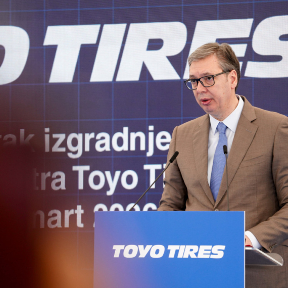 Vučić: "Građani da ne brinu imamo dovoljno svega"