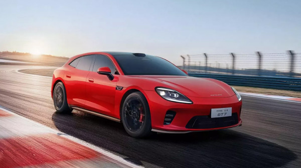 Kinezi nude alternativu za Porsche za trećinu cene FOTO