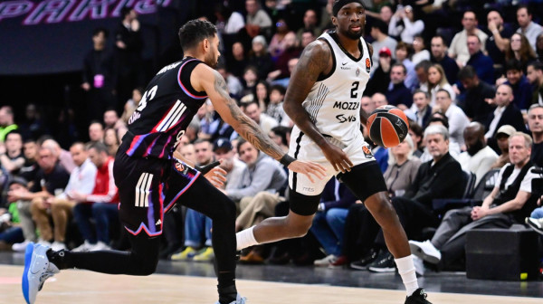 Partizan nikako da se odlepi!