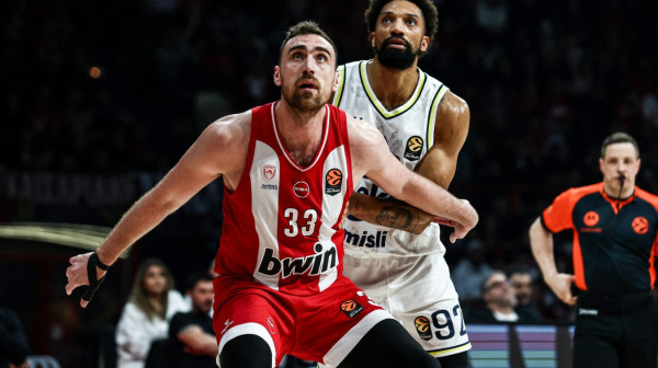 Milutinov dominirao – Olimpijakos slomio "žilavu" Baskoniju