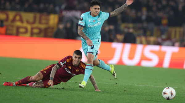 Roma na kolenima nasred "Olimpika"